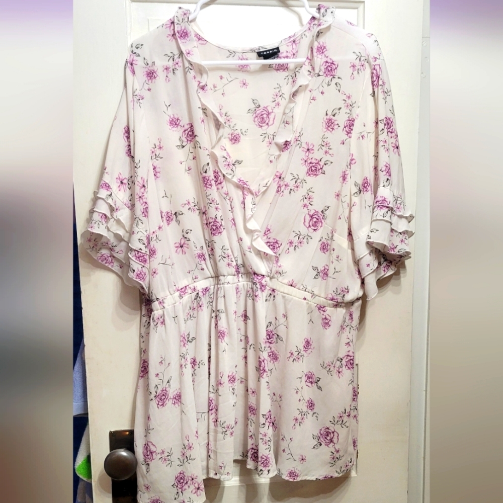 Torrid 3x floral sheer top
